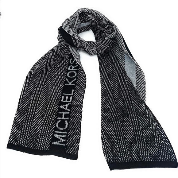 Michael Kors Scarf & Hat Set - Picture 8 of 8